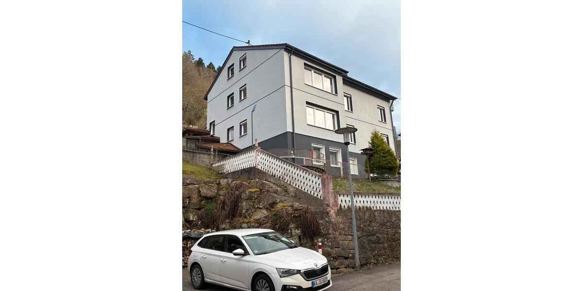 Terrassenwohnung Bad Wildbad - 4 Zimmer, 110 m&sup2;, 1.200&euro; | Angebot:26026670