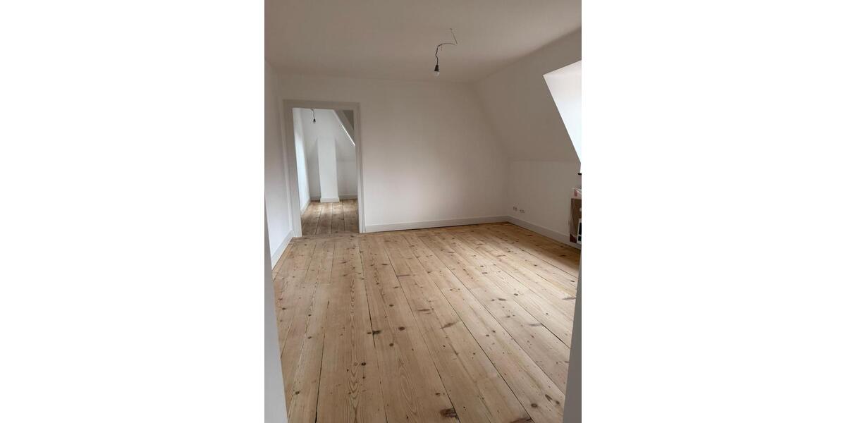 Dachgeschoßwohnung Ravensburg - 5 Zimmer, 153 m&sup2;, 2.475&euro; | Angebot:25851468