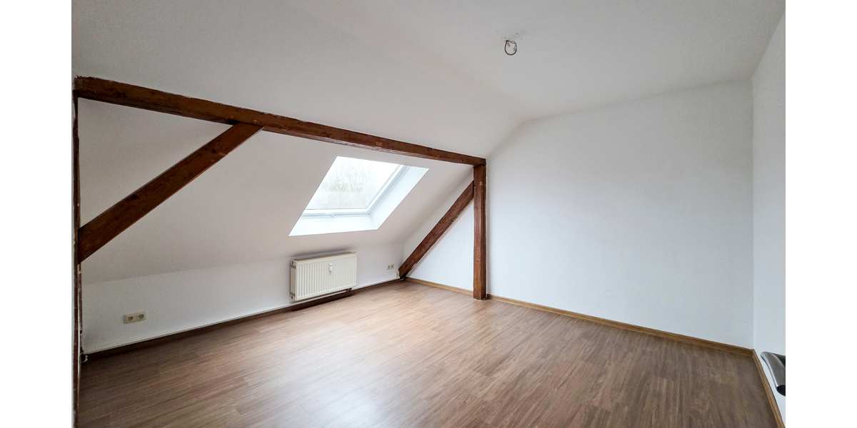 Eckbadewanne und Dusche - Tolle 3 Zimmer DG Wohnung mit Gartennutzung - Dachgeschoßwohnung Gera Ostviertel | Angebot:27365789