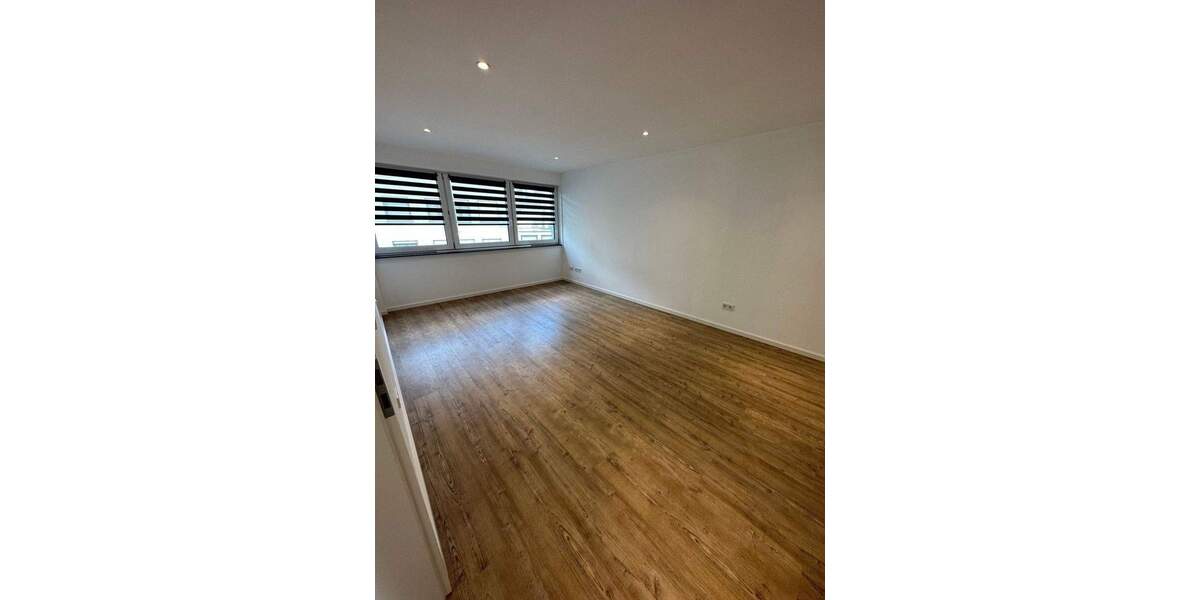 Etagenwohnung Trier Innenstadt - 2 Zimmer, 97 m&sup2;, 1.330&euro; | Angebot:26824794