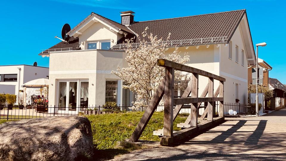 Exklusive 3-Zimmer Erdgeschosswohnung (141m²) Garten u. Terrasse 3 zimmer