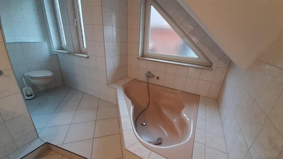 in Sanierung, wenig Energie, kinderfreundlich, Wohngemeinschaft 5 zimmer