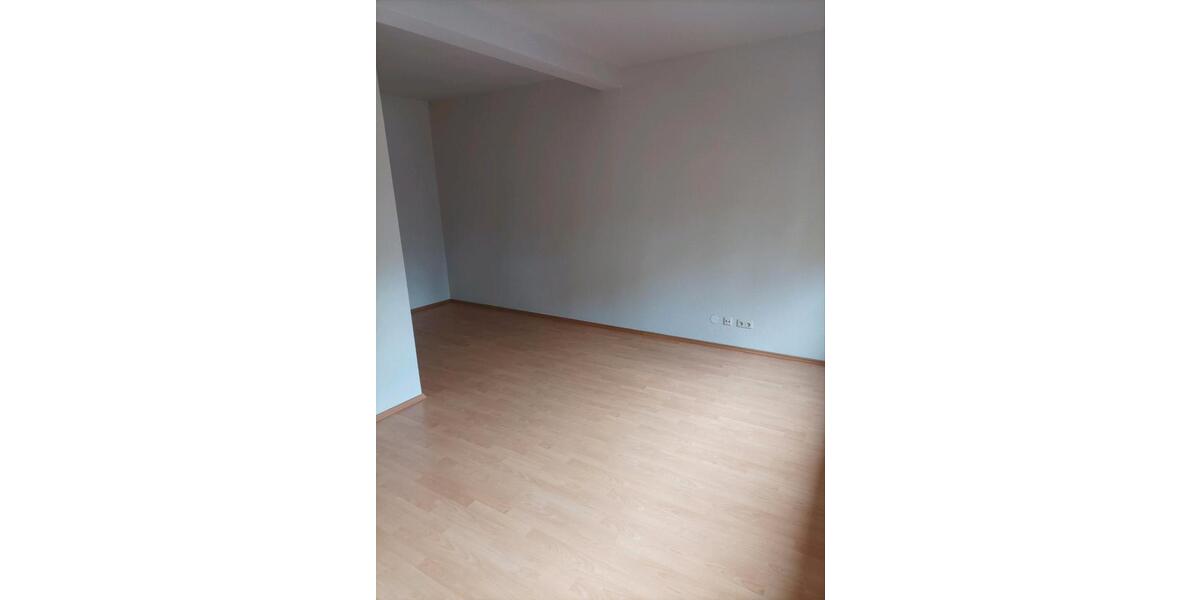 Etagenwohnung Eisfeld - 3 Zimmer, 105 m&sup2;, 625&euro; | Angebot:26185624