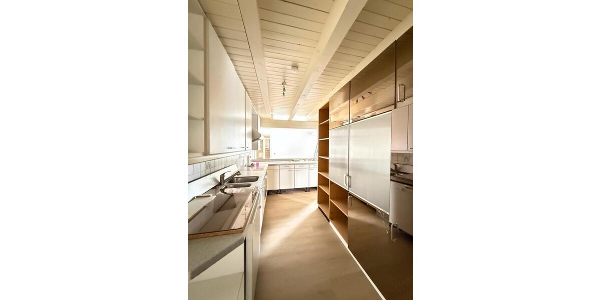 Etagenwohnung Wiesloch - 4 Zimmer, 140 m&sup2;, 1.300&euro; | Angebot:24868664