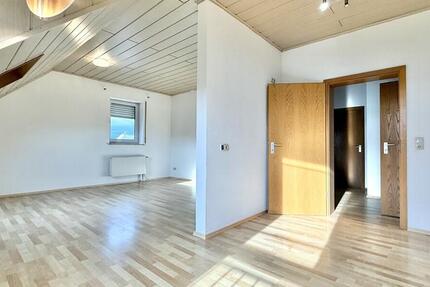 Wohnung Thalmassing - 2 Zimmer, 67 m&sup2;, 540&euro; | Angebot:25924802