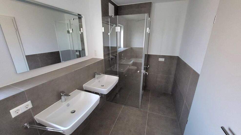 +++NU-Burlafingen, 4-Zi.-Mietwohnung, 105,60 m² Wfl., EG, großer Garten, Küche, 2 TG-Stpl.+++ 4 zimmer