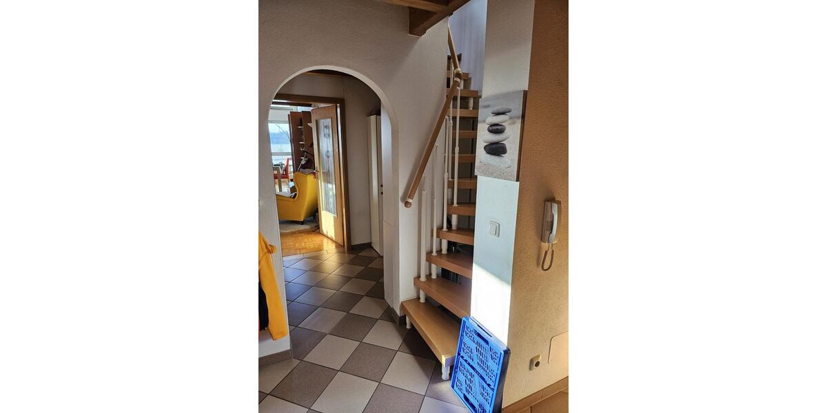Dachgeschoßwohnung Putzbrunn - 3.5 Zimmer, 100 m&sup2;, 1.850&euro; | Angebot:26130517