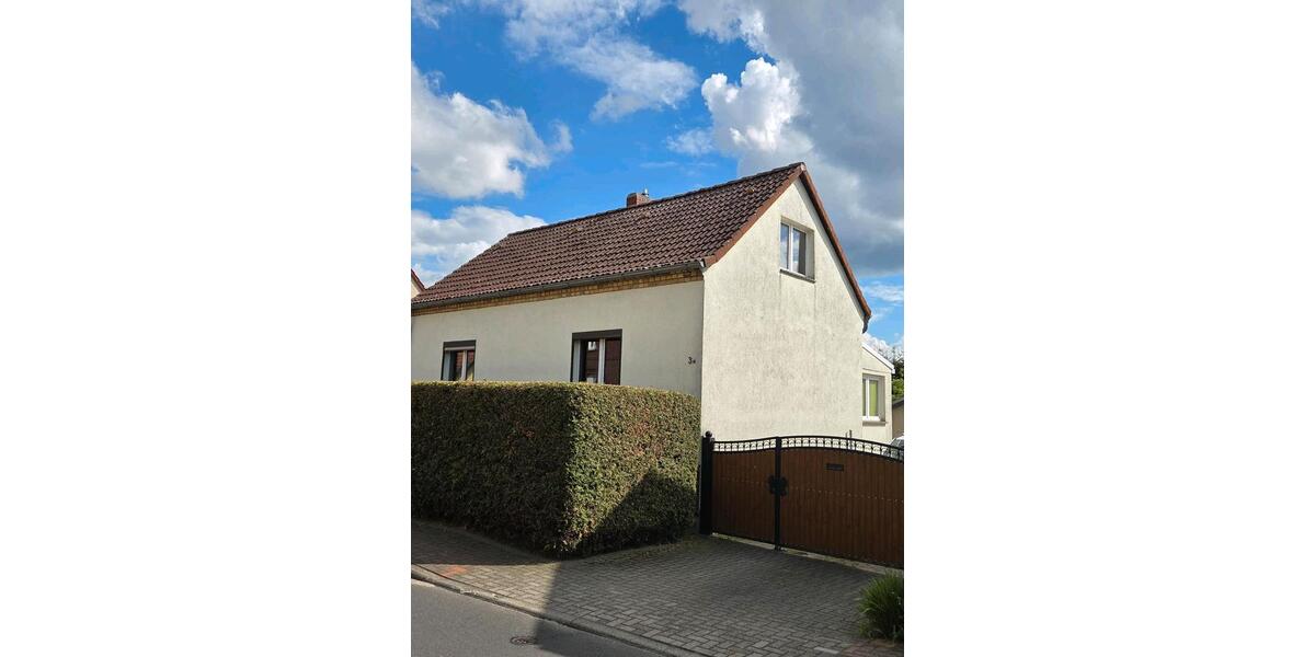 Einfamilienhaus Gräfenhainichen - 4 Zimmer, 100 m&sup2;, 1.000&euro; | Angebot:26705719