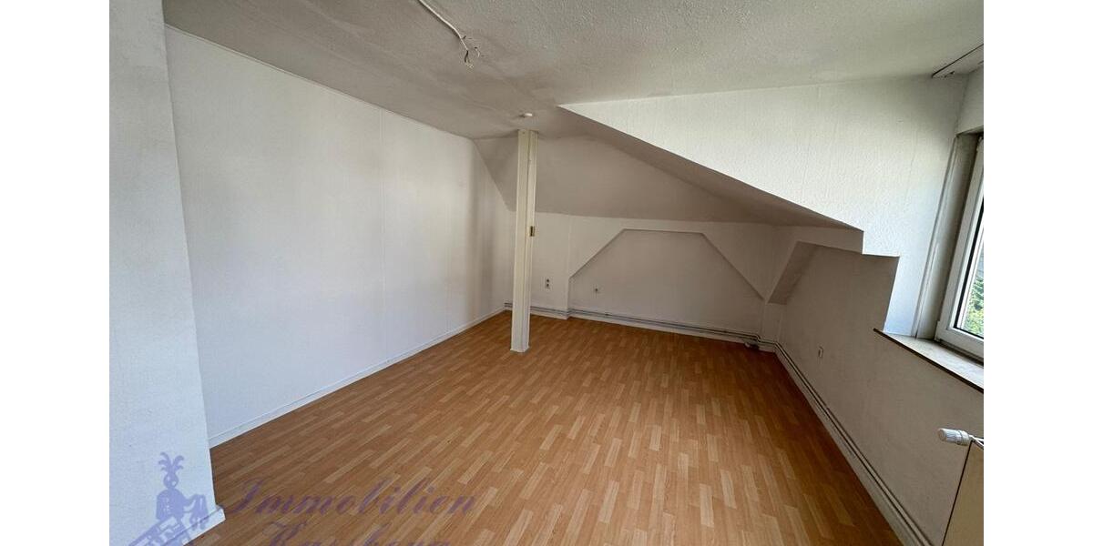 Dachgeschoßwohnung Detmold - 1 Zimmer, 25 m&sup2;, 270&euro; | Angebot:25146283