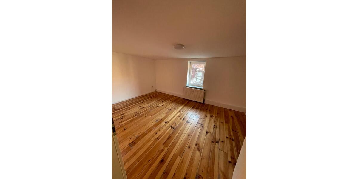 Etagenwohnung Ellrich - 2 Zimmer, 80 m&sup2;, 480&euro; | Angebot:26380522