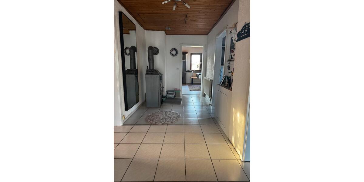 Dachgeschoßwohnung Mauchenheim - 3 Zimmer, 120 m&sup2;, 1.000&euro; | Angebot:26045219