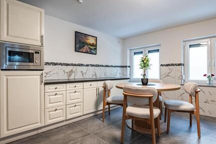 Haus Bremen Blockland - 8 Zimmer, 250 m&sup2;, 50&euro; | Angebot:25523882