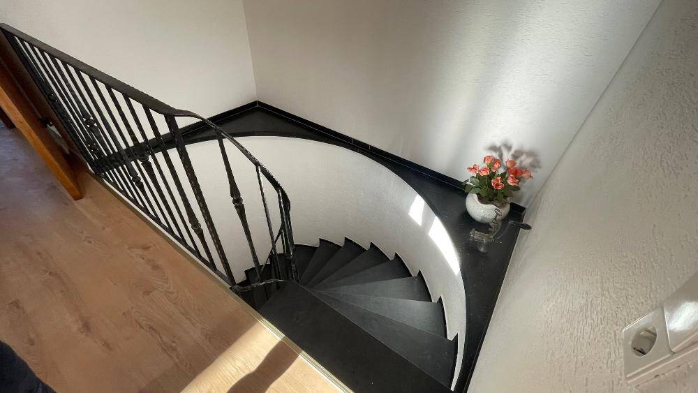 Mehrfamilienhaus, Wohnhaus Weil der Stadt - 6 Zimmer, 132 m&sup2;, 2.300&euro; | Angebot:23958811