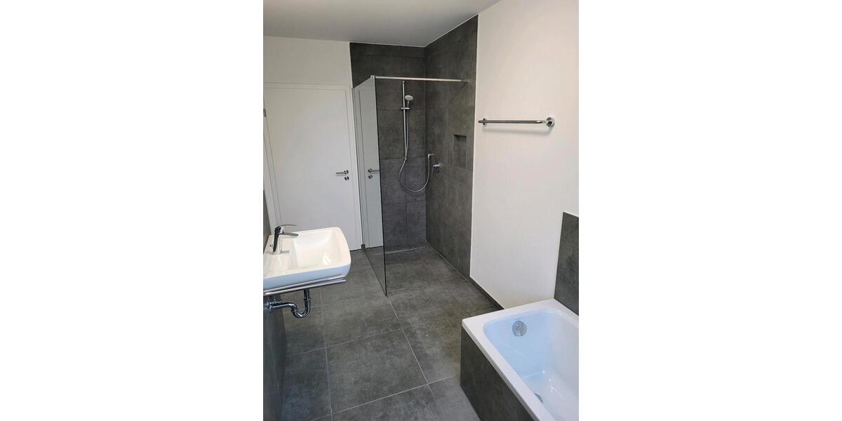 Etagenwohnung Hallstadt - 3 Zimmer, 72 m&sup2;, 930&euro; | Angebot:25218976