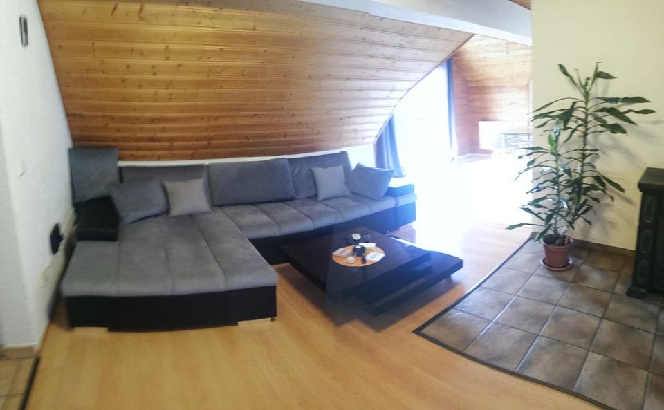 Gemütliche 3 Zimmer DG - Wohnung im OT von Naila zu vermieten 3 zimmer