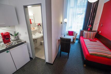Wohnen auf Zeit Koblenz - 1 Zimmer, 18 m&sup2;, 890&euro; | Angebot:14029775