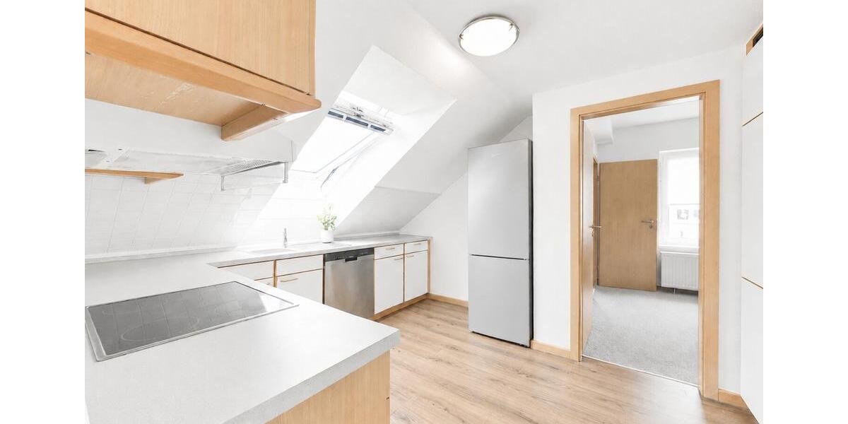 Dachgeschoßwohnung Cuxhaven Groden - 4 Zimmer, 100 m&sup2;, 890&euro; | Angebot:26648577