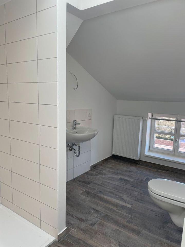 schöne helle 4 Raum Wohnung