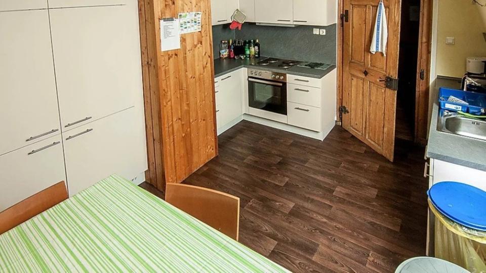 Wohnen auf Zeit Friedberg (Hessen) - 6 Zimmer, 20 m&sup2;, 200&euro; | Angebot:21534683