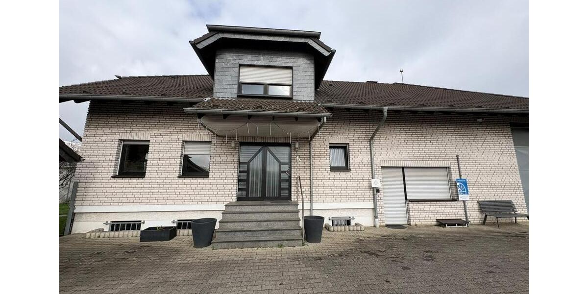 Einfamilienhaus Troisdorf Altenrath - 7 Zimmer, 203 m&sup2;, 6.999&euro; | Angebot:25811174