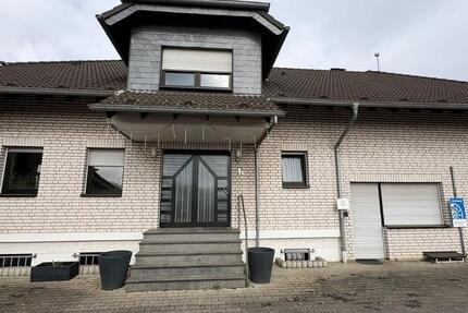 Haus Troisdorf Altenrath - 7 Zimmer, 203 m&sup2;, 6.999&euro; | Angebot:25811174