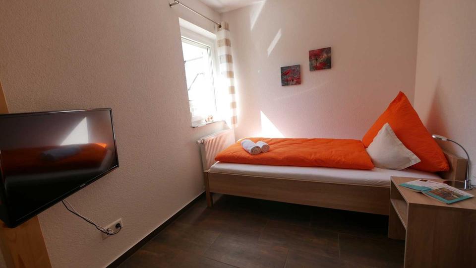 Etagenwohnung Ochsenhausen - 7 Zimmer, 130 m&sup2;, 1.450&euro; | Angebot:25851453
