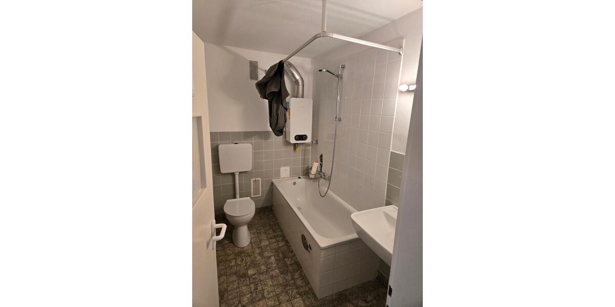 Etagenwohnung Karlsruhe Südstadt - 3 Zimmer, 85 m&sup2;, 800&euro; | Angebot:26256451