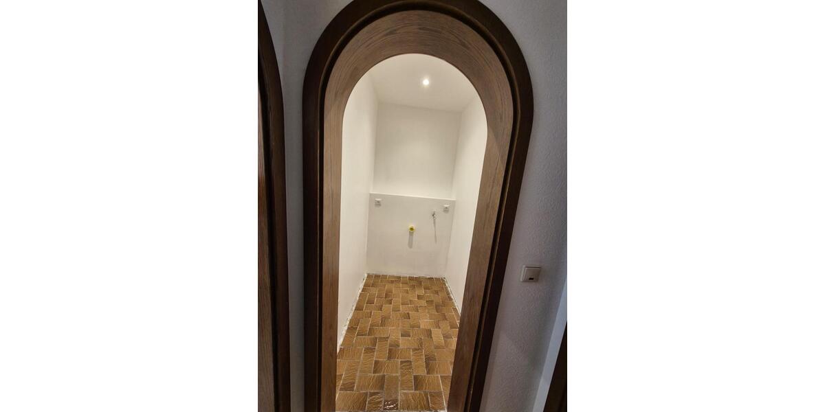 Etagenwohnung Walsdorf - 6 Zimmer, 210 m&sup2;, 1.150&euro; | Angebot:22152708