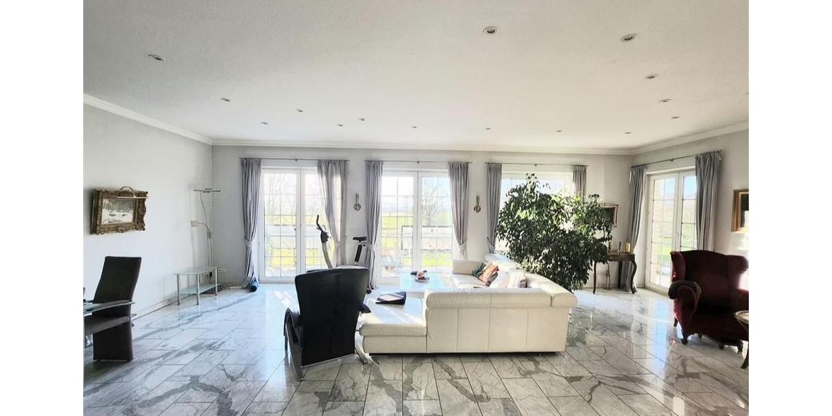 Einfamilienhaus Rinteln - 5 Zimmer, 168 m&sup2;, 1.750&euro; | Angebot:25075651