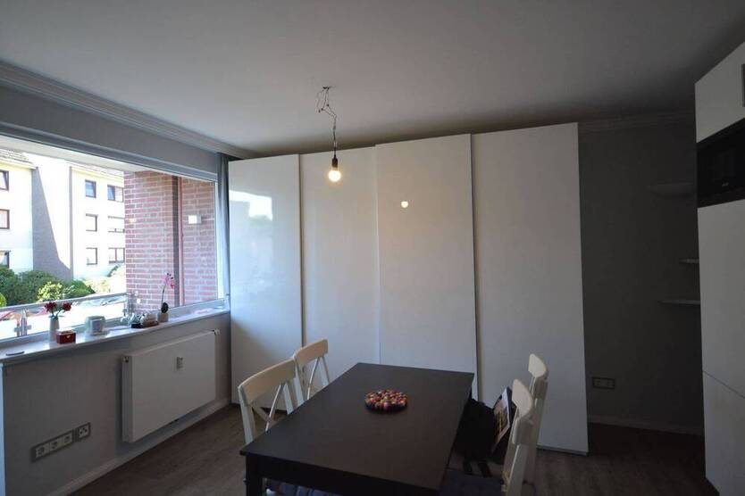 HVV Immobilien: Moderne, super ausgestattete 1,5 Zimmer-ObergeschossWohnung mit Balkon in zentral gelegener Lage zu vermieten!