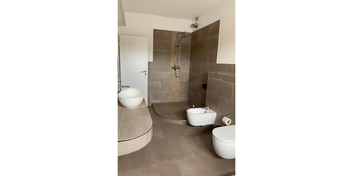 Etagenwohnung Spangenberg - 4 Zimmer, 136 m&sup2;, 950&euro; | Angebot:25285670