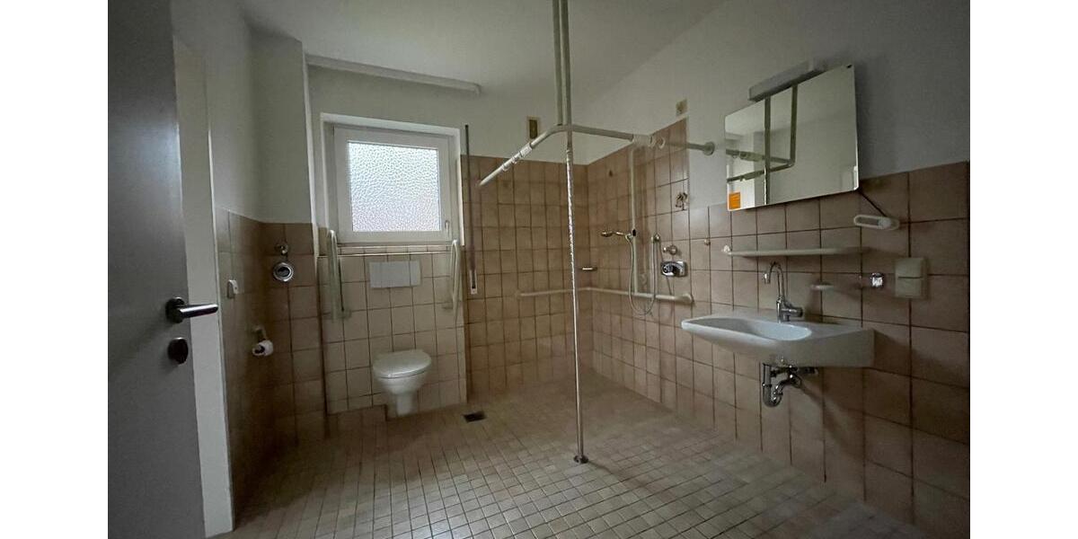 Große 2-Zimmer-Wohnung für Senioren! WBS erforderlich zimmer