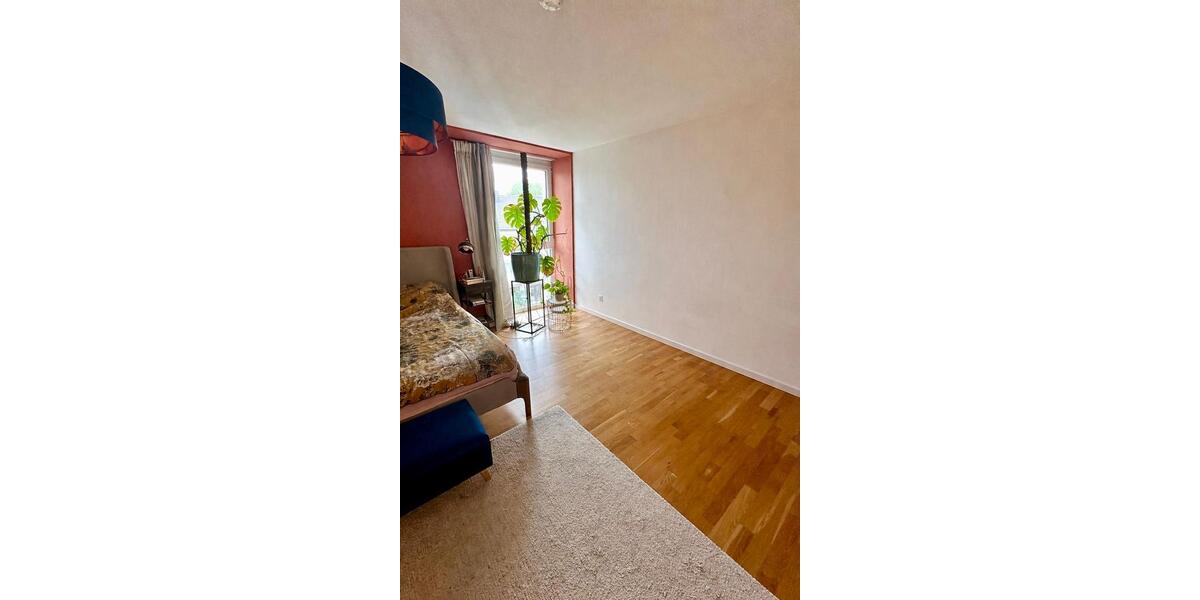 Etagenwohnung Düsseldorf Stadtbezirk 5 - 1 Zimmer, 120 m&sup2;, 800&euro; | Angebot:26233320