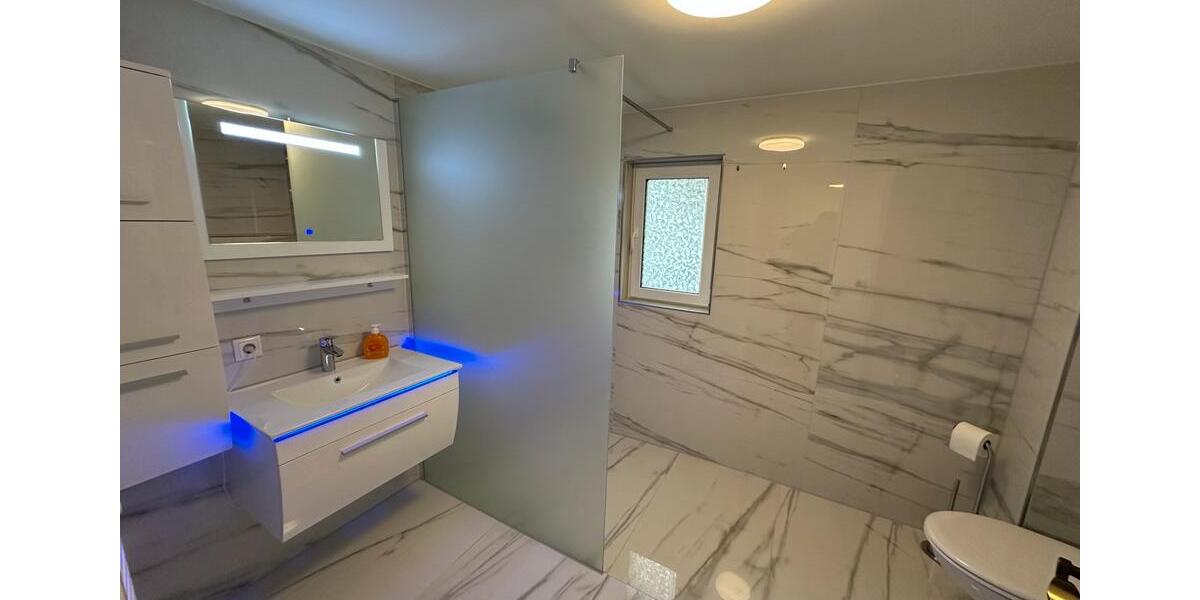 Wohnen auf Zeit Schortens - 6 Zimmer, 180 m&sup2;, 150&euro; | Angebot:26119359