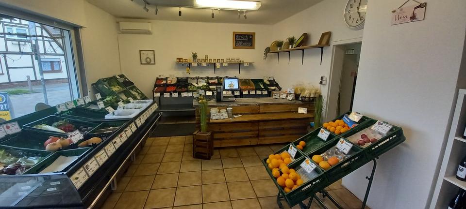 Gewerbliche Räume mit Schaufenster, Kühlhaus, WC zimmer