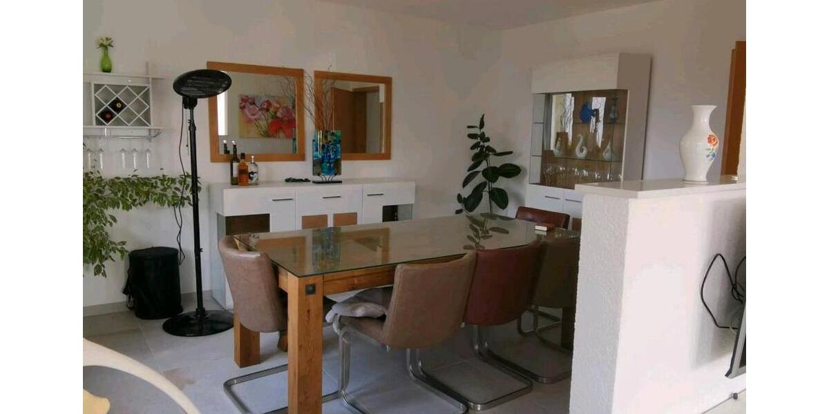 Einfamilienhaus Göggingen - 5 Zimmer, 228 m&sup2;, 2.200&euro; | Angebot:26041520