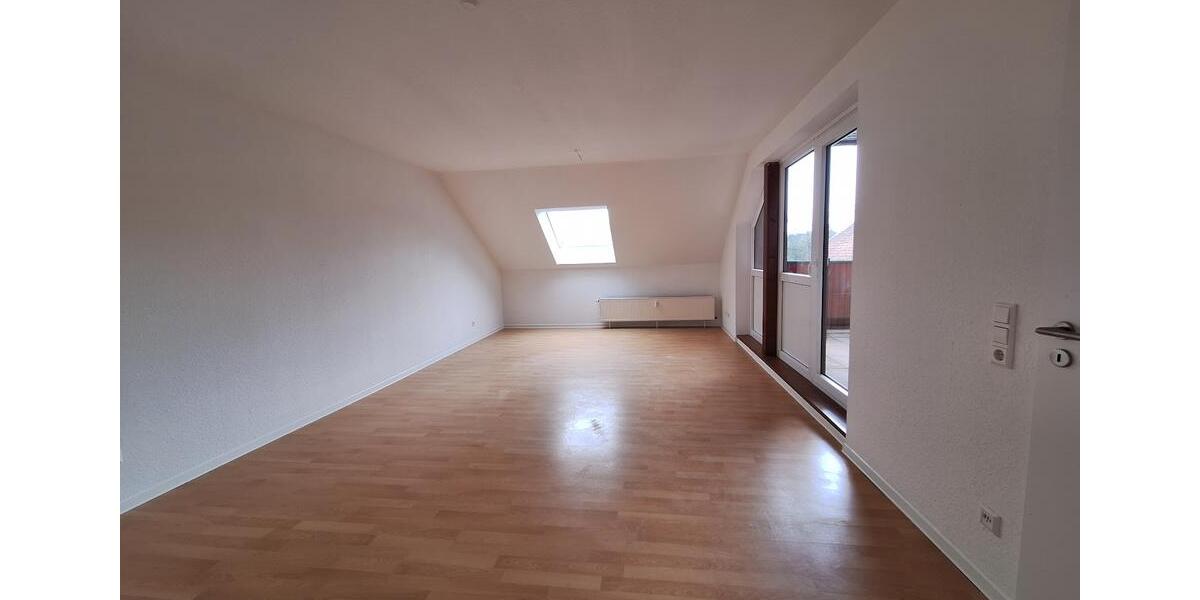 Dachgeschoßwohnung Uslar - 3 Zimmer, 81 m&sup2;, 468&euro; | Angebot:24672733