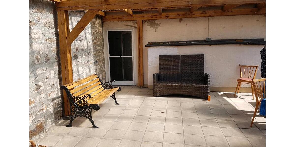 Reihenhaus Roding - 7 Zimmer, 220 m&sup2;, 700&euro; | Angebot:25287777