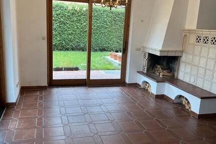 Gräfelfing: 7-Zi-Doppelhaushälfte mit Kamin, Sauna und Garten mit Swimmingpool in Bester Lage. 7 zimmer