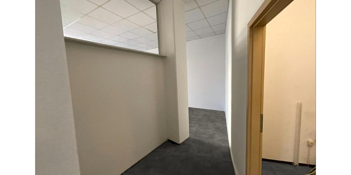 Laden Ladenlokal Gewerbe Büro direkt am Markt Lauchhammer zimmer