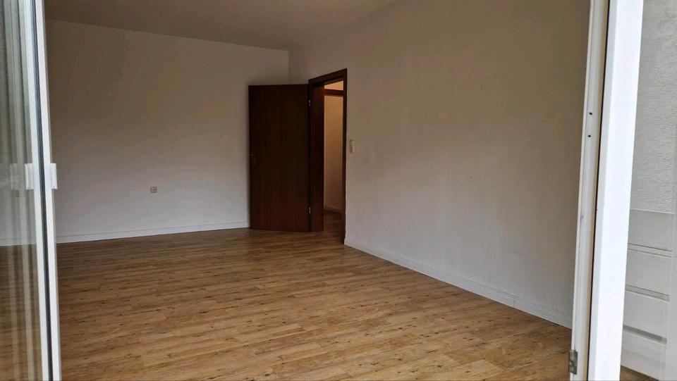 Erdgeschoßwohnung Bad Laasphe - 3 Zimmer, 84 m&sup2;, 700&euro; | Angebot:24787899