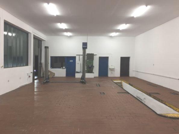 VH3756 Werkstatthalle mit Bürotrakt, Ausstellung und Freifläche Nittenau