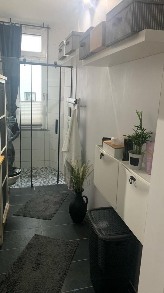 Erdgeschoß Wohnung im 3-Familien Altbau