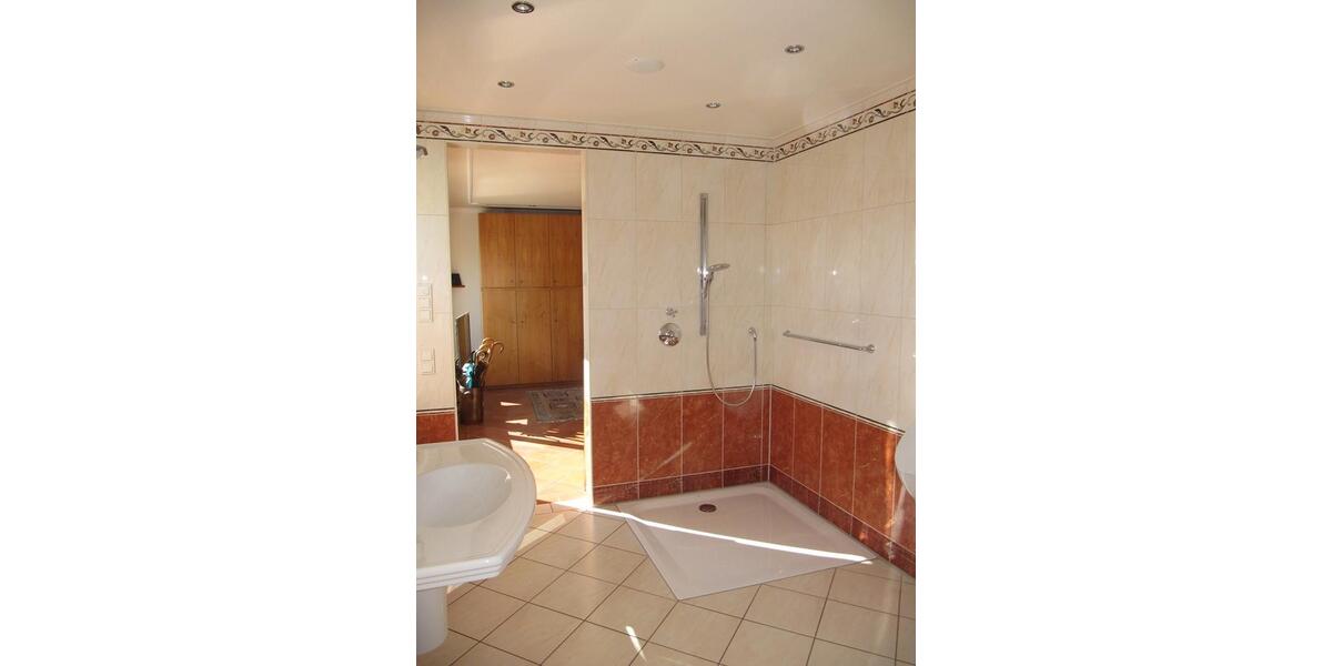 Einfamilienhaus Kleve - 3 Zimmer, 160 m&sup2;, 1.600&euro; | Angebot:25433186