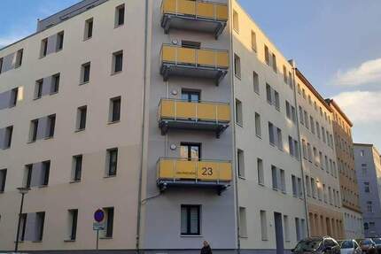 Wohnung Halle (Saale) Innenstadt - 4 Zimmer, 101 m&sup2;, 1.300&euro; | Angebot:26641714