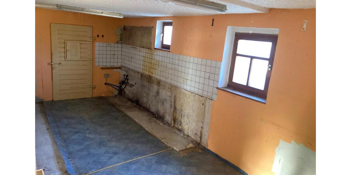 Einfamilienhaus Neuendettelsau - 9 Zimmer, 485 m&sup2;, 340&euro; | Angebot:24716071