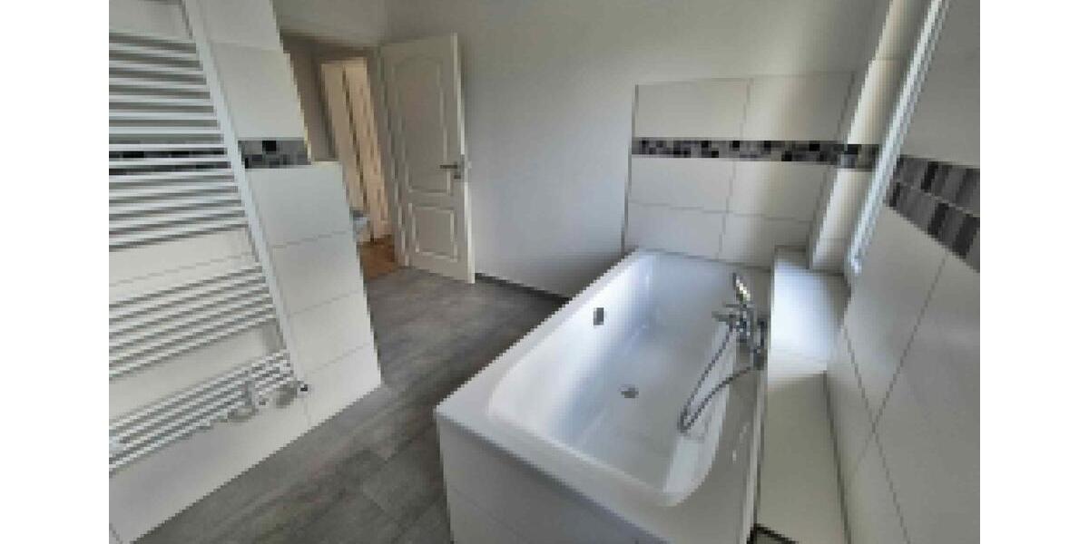 Etagenwohnung Neuburg - 4 Zimmer, 108 m&sup2;, 1.299&euro; | Angebot:26034234