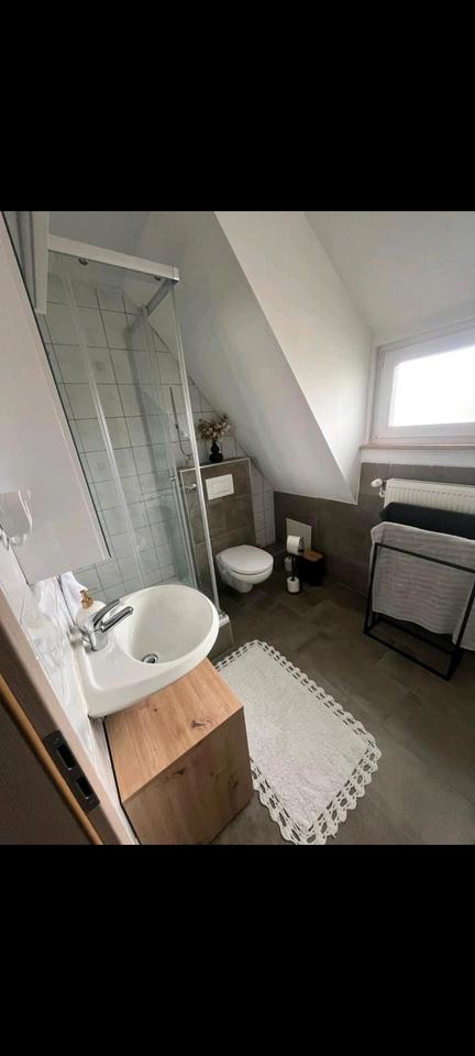 3 Zimmer Dachgeschoss Wohnung zimmer