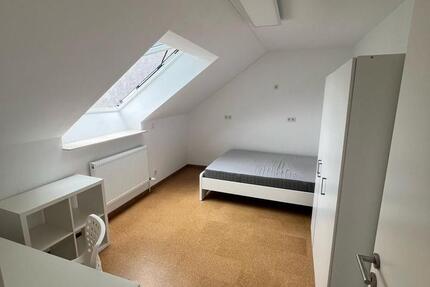 Wohnen auf Zeit Mannheim Hochstätt - 1 Zimmer, 12 m&sup2;, 425&euro; | Angebot:26153920
