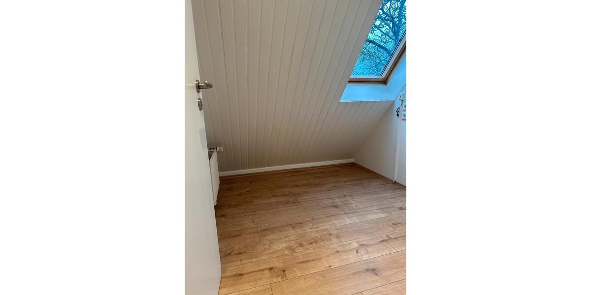 Dachgeschoßwohnung Schönkirchen - 2.5 Zimmer, 70 m&sup2;, 950&euro; | Angebot:26227481